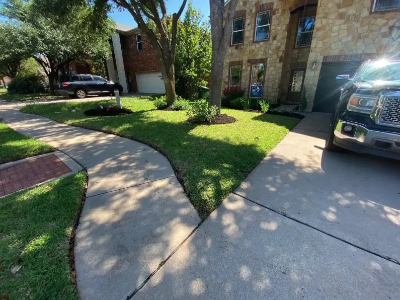 Custom lawn mowing service experts serving Cedar Park, TX - Bryan's Premium Lawn & Tree Care