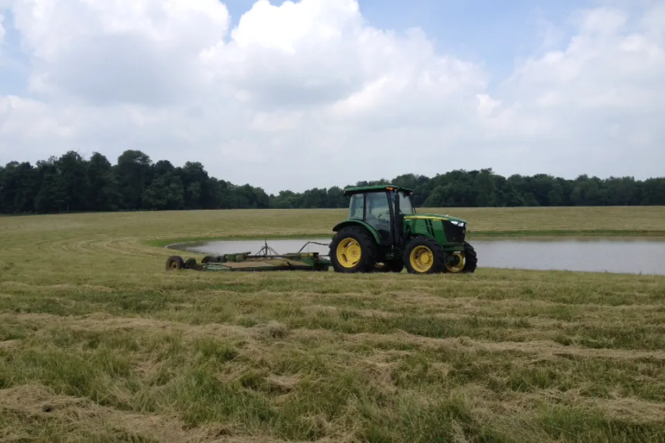 Affordable lawn mowing service experts serving Shelbyville, KY - Bryant Contracting