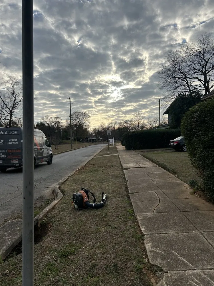 Top-rated yard maintenance in Birmingham, AL by Bryant Lawn Service