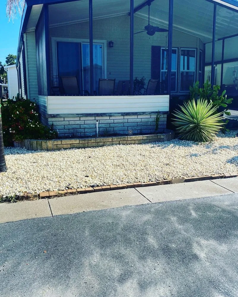 Custom landscape installation experts serving Tampa Bay, FL - Bryant’s Circle