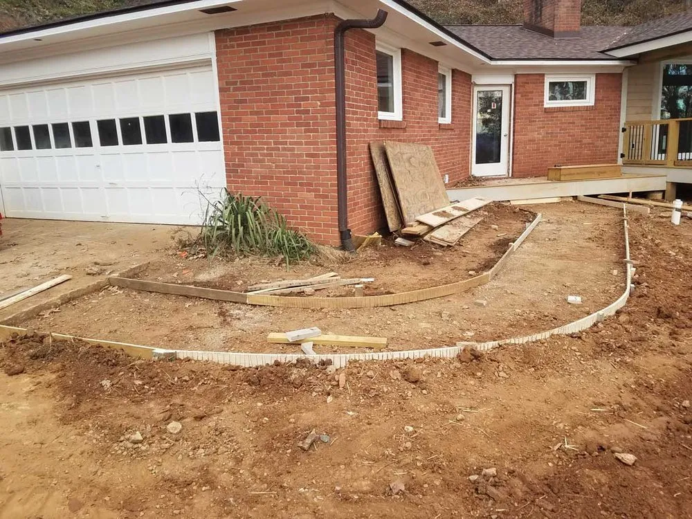 Local garden landscaping in Hendersonville, NC by B&S Hardscaping