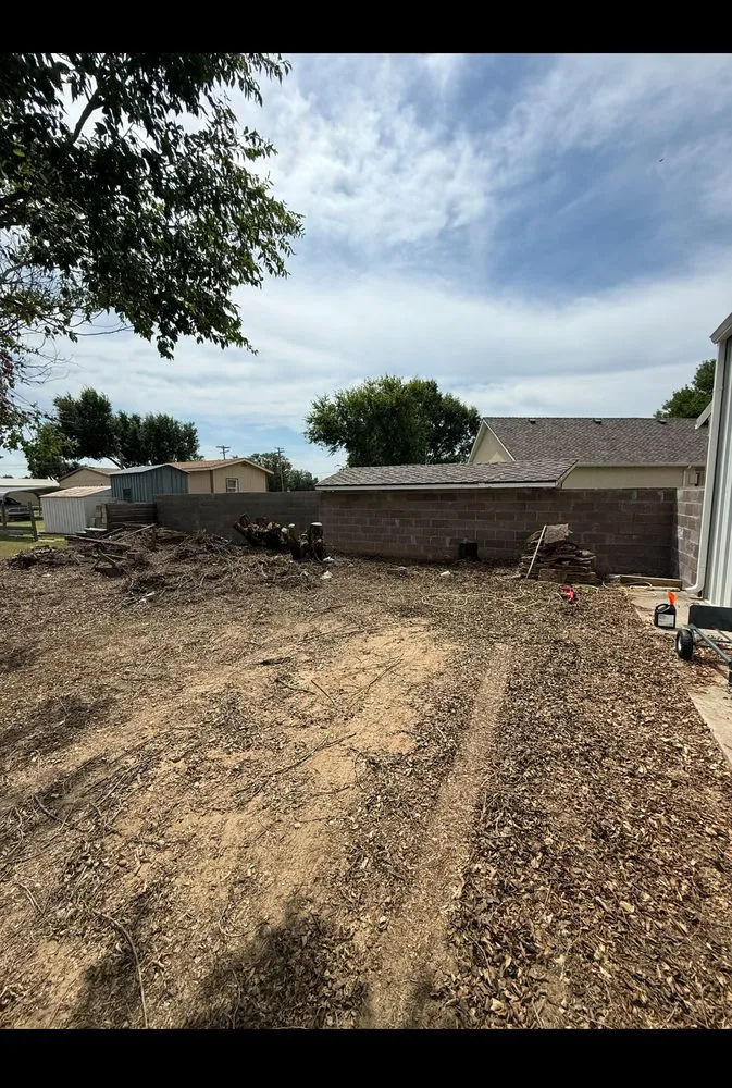 Affordable outdoor landscaping experts serving Guymon, OK - B&S Lawn and Tree