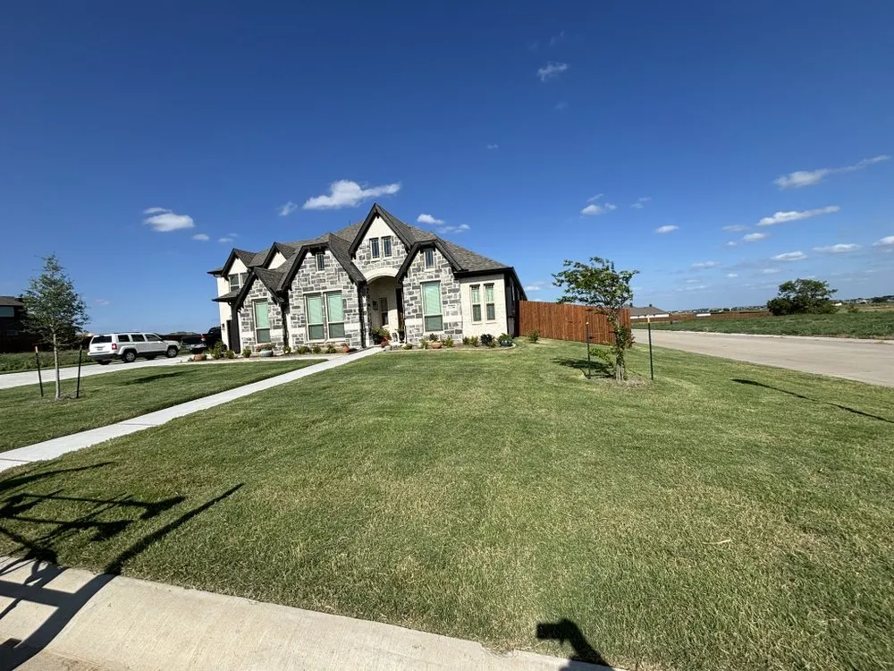 Top-rated landscape design for beautiful yards in Cleburne, TX by B's Lawn Care