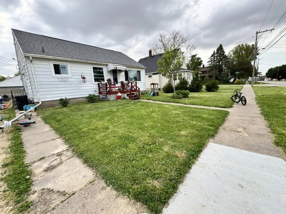 Local landscape installation in Clinton, IA by B’s mowing