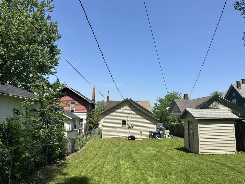 Reliable lawn care service in Clinton, IA - B’s mowing