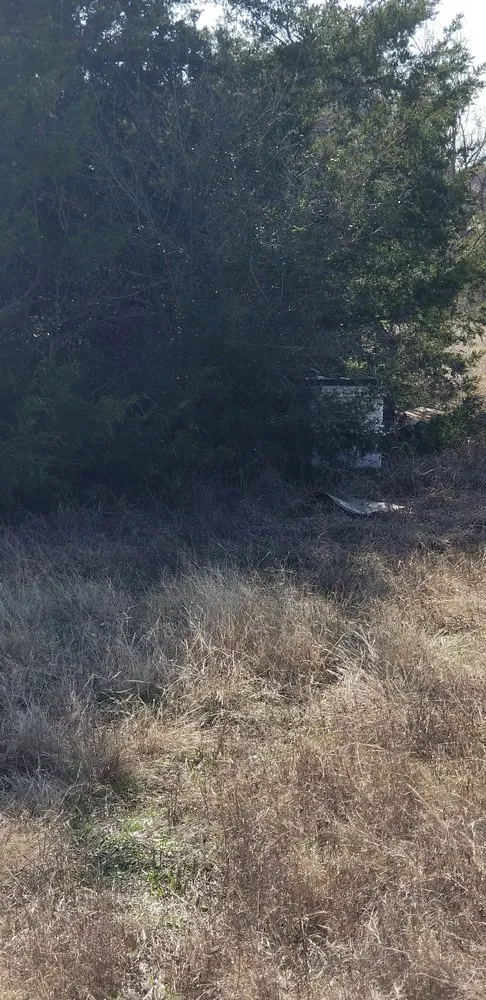 Custom lawn mowing service experts serving Kennedale, TX - BST Mowing