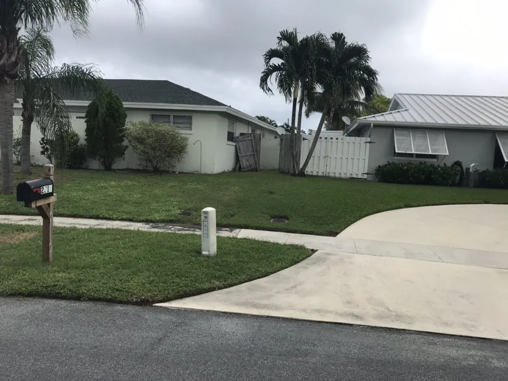 Expert lawn mowing service experts serving Delray Beach, FL - BT Environmental Pest- Lawn