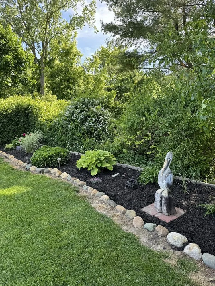 Reliable garden landscaping for beautiful yards in Macomb, MI by BT Landscaping