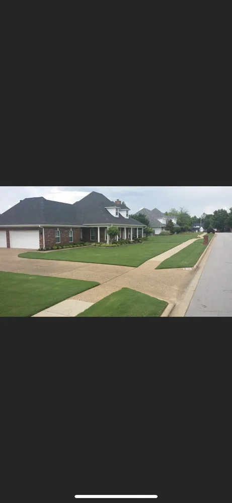 Local yard maintenance for homes across Van Buren, AR - B&T Mowing