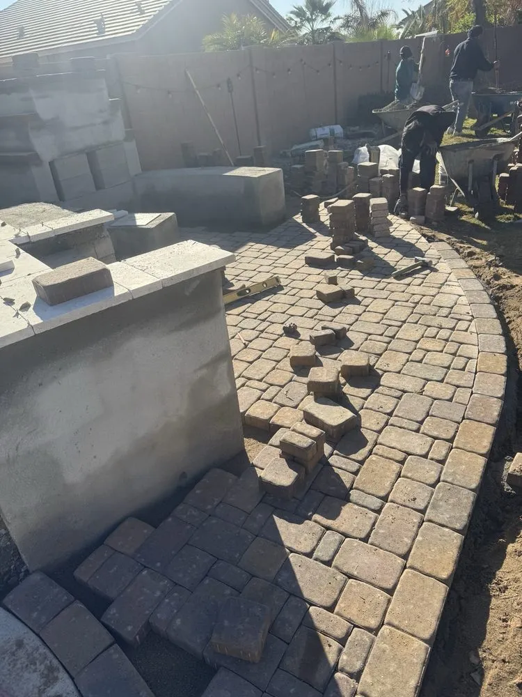 Trusted lawn care service experts serving Peoria, AZ - Bubbas Elite Landscaping