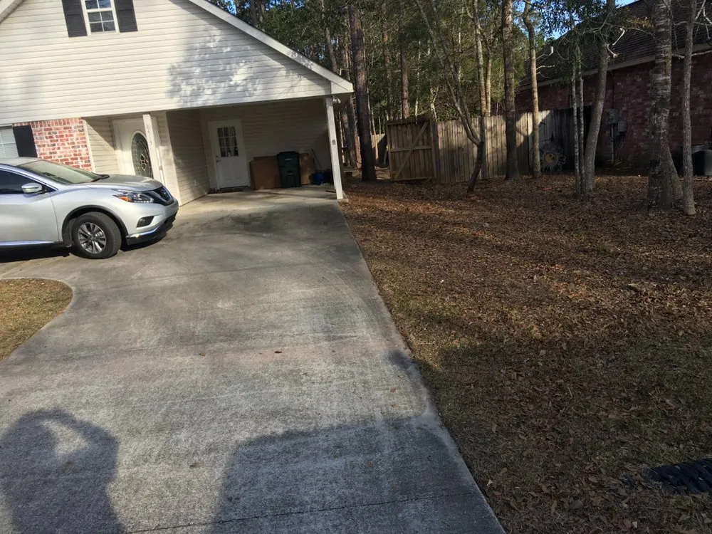 Affordable yard cleanup service for beautiful yards in Bay St. Louis, MS by Bubba's Lawn Care and More