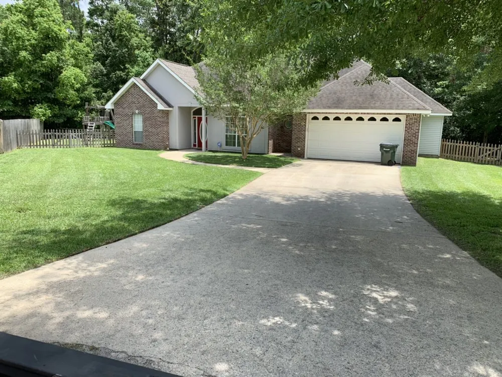 Top-rated outdoor landscaping in Bay St. Louis, MS - Bubba's Lawn Care and More