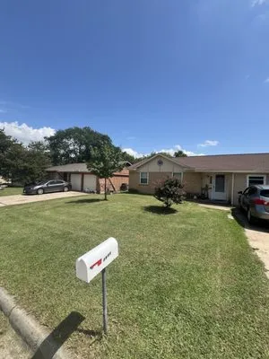 Bubba’s Lawn Care Logo