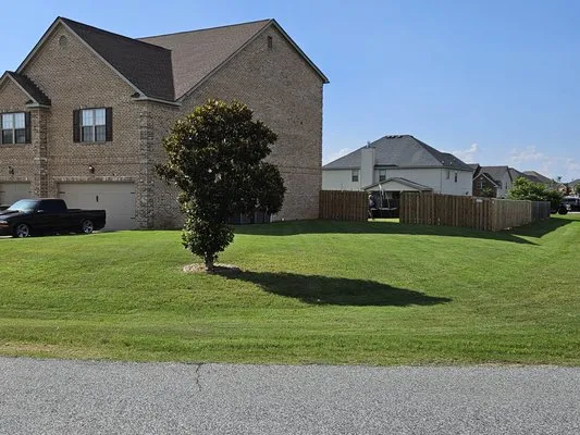 Bubba's Lawn Care Logo