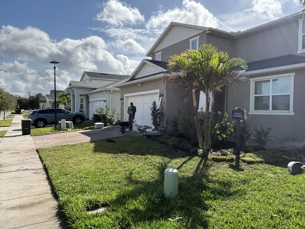 Expert yard cleanup service experts serving Sanford, FL - Buchanan Lanscape