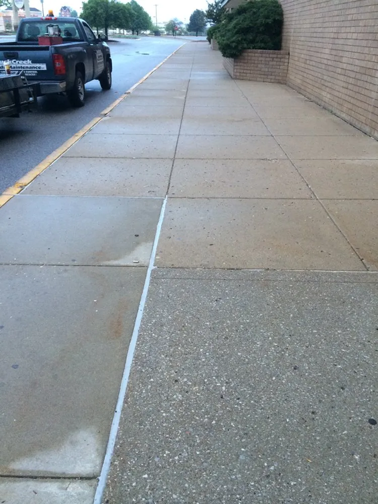 Local lawn mowing service in Greenfield, IN - Buck Creek Grounds Maintenance