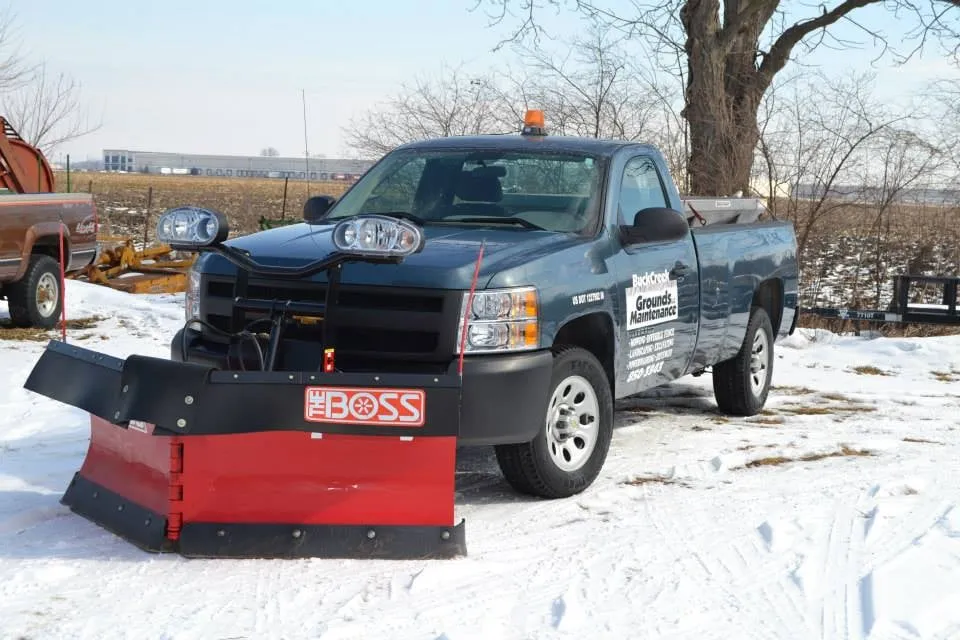 Professional yard cleanup service in Greenfield, IN by Buck Creek Grounds Maintenance