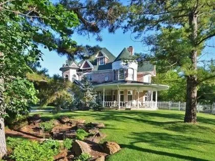 Trusted lawn care service in Nicoma Park, OK - Buckaloo's Lawn & Weed Control