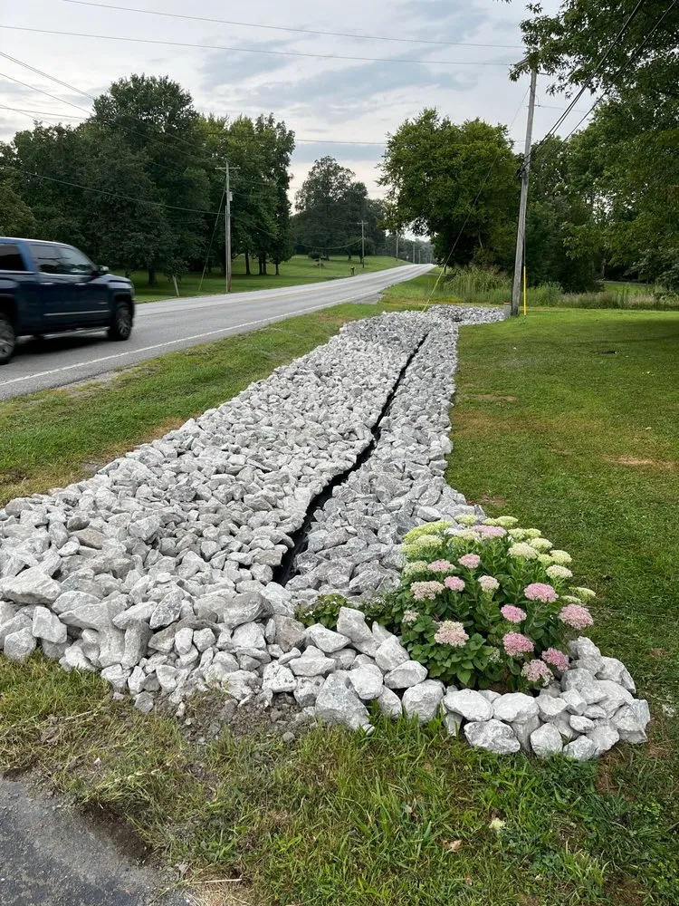 Top-rated garden landscaping for homes in Jeffersonville, IN by Bucketz Landscape