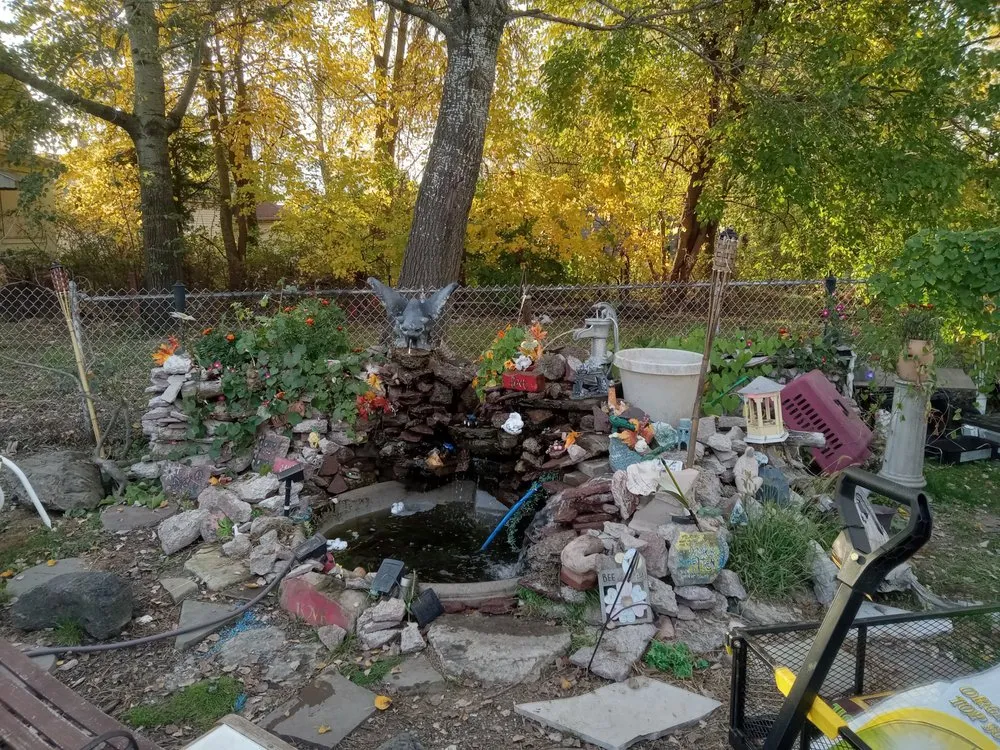 Custom lawn care service in Toledo, OH by Buckeye Blooms Toledo