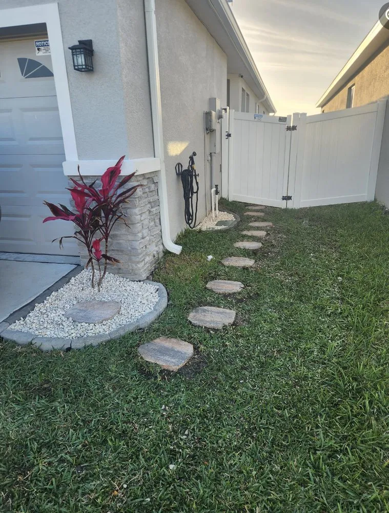 Local lawn mowing service in Ruskin, FL - Buckholts Landscape and Maintenance