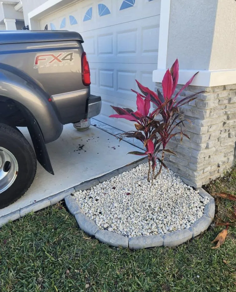 Reliable landscaping services experts serving Ruskin, FL - Buckholts Landscape and Maintenance