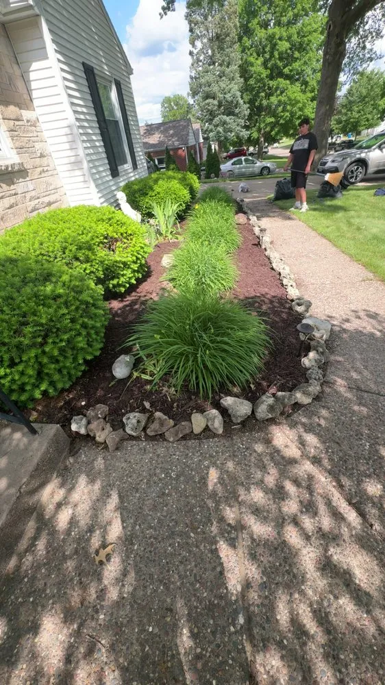 Top-rated lawn care service for year-round maintenance across Muscatine, IA - Bucks