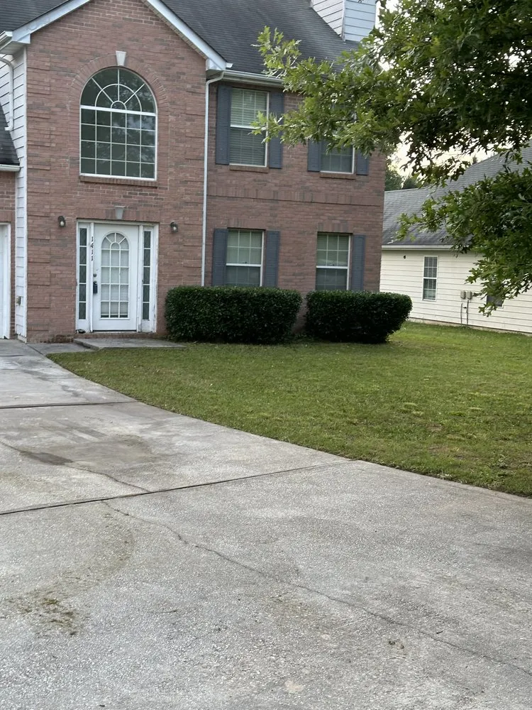 Custom yard cleanup service in Conyers, GA by Budget Lawn Care