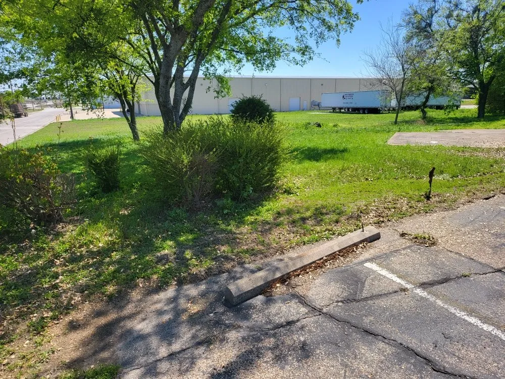 Local lawn mowing service experts serving Waco, TX - Budget Lawn Care