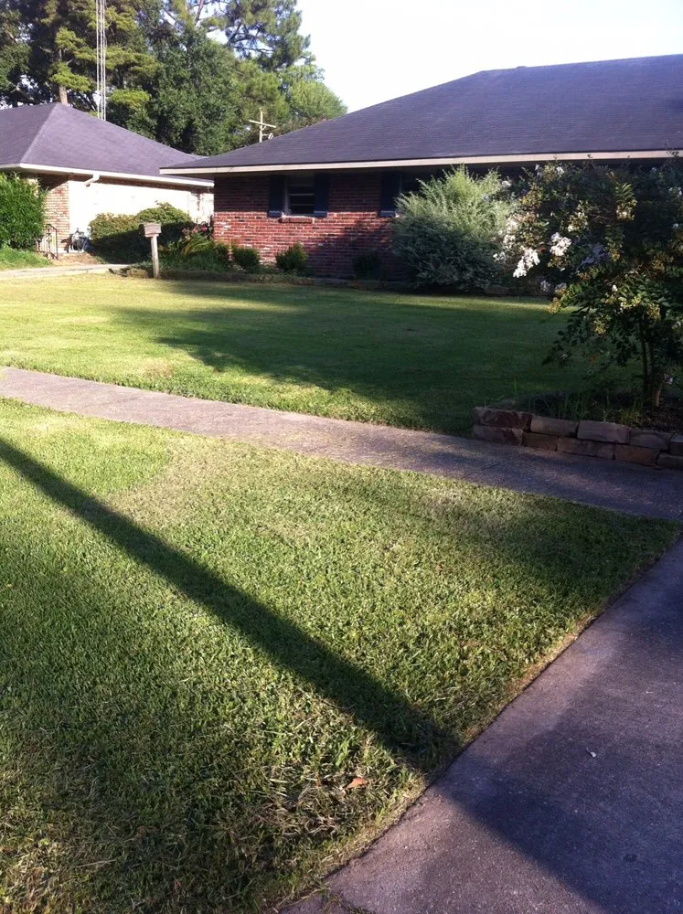 Local landscaping services in Denham Springs, LA by Bueche Wackers