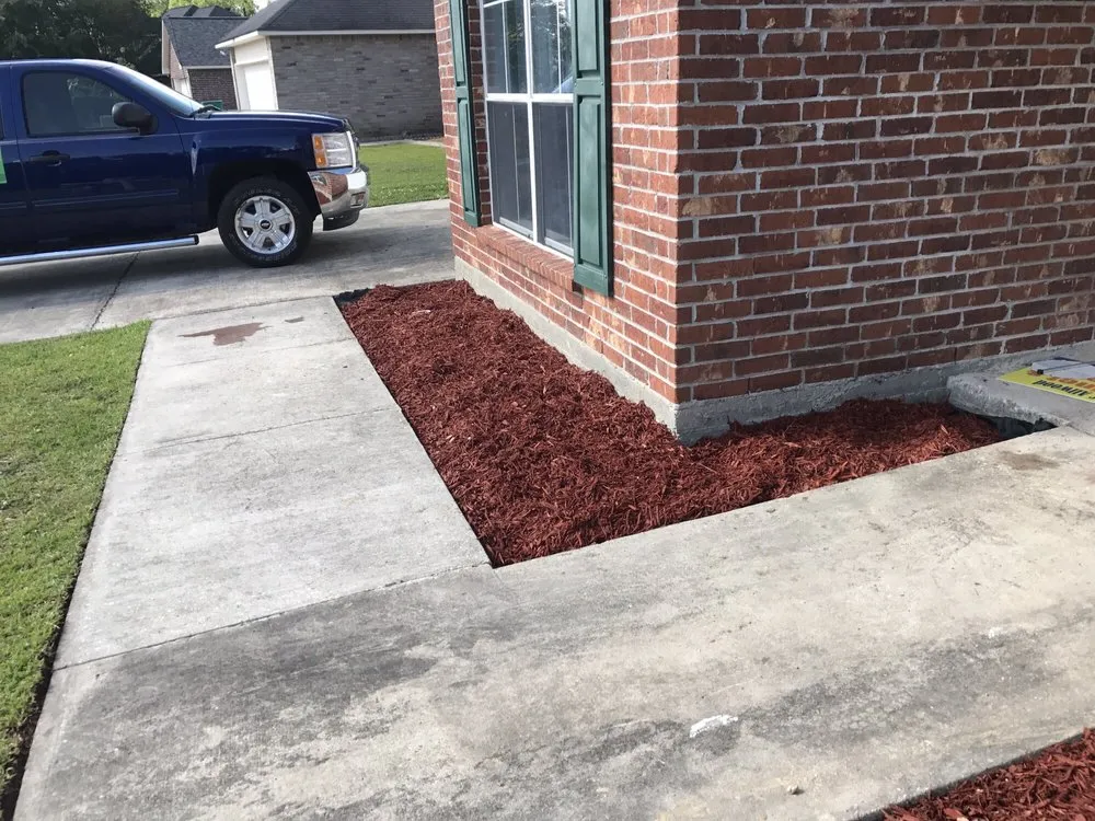 Top-rated landscape installation experts serving Denham Springs, LA - Bueche Wackers