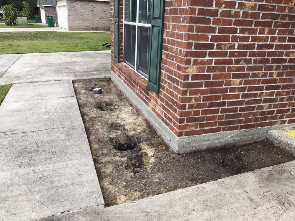 Affordable yard maintenance experts serving Denham Springs, LA - Bueche Wackers