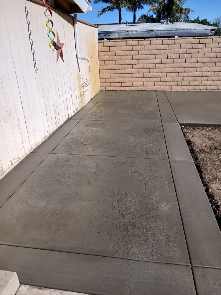 Affordable yard maintenance for beautiful yards across El Monte, CA - Buena Vista construction & landscape