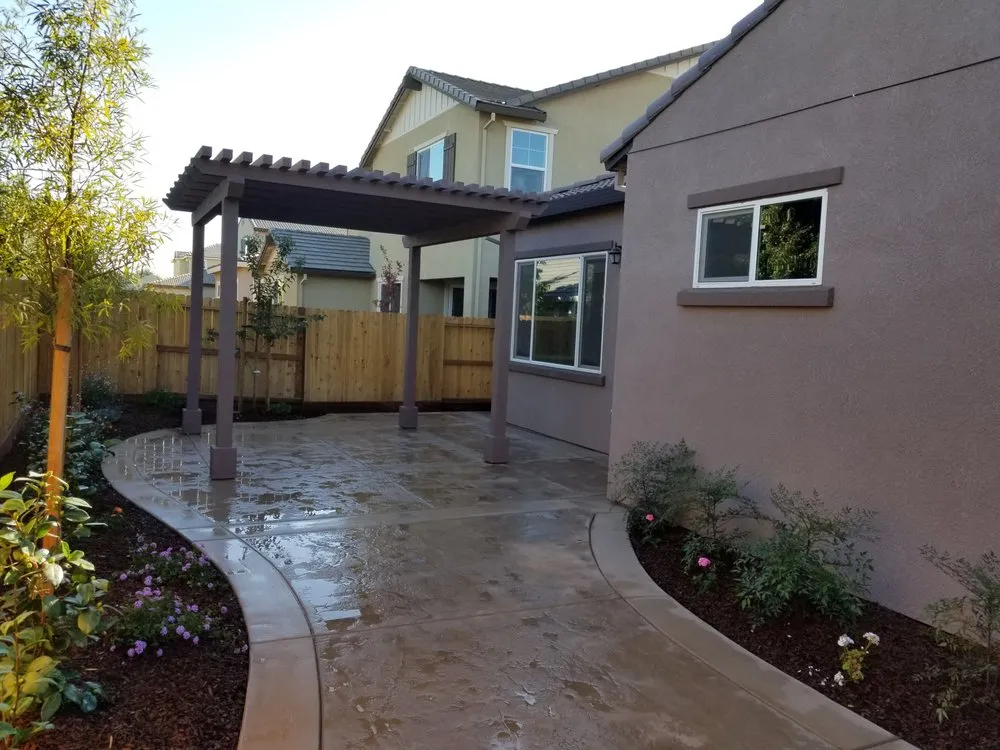 Affordable residential landscaping for year-round maintenance across Tracy, CA - Buena Vista Landscape Construction