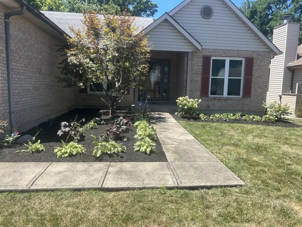 Custom lawn mowing service in Cincinnati, OH - Buffalo Scapes