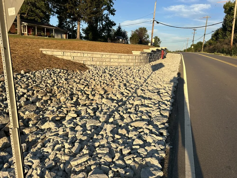 Custom lawn mowing service experts serving Cincinnati, OH - Buffalo Scapes