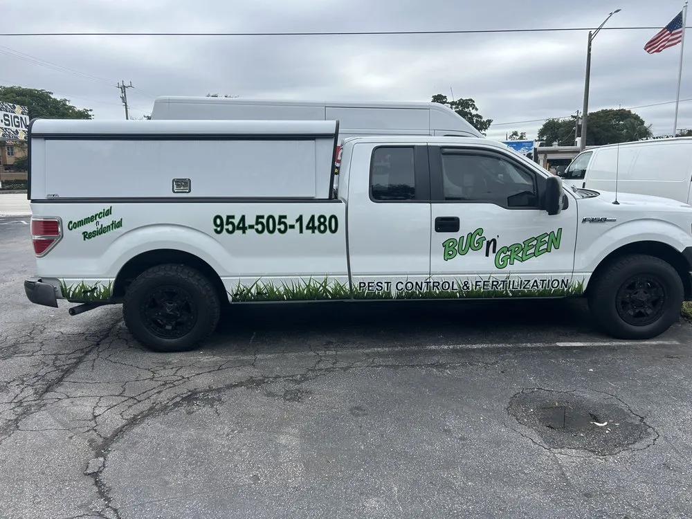 Top-rated yard cleanup service for residential properties in Hollywood, FL by Bug-N-Green