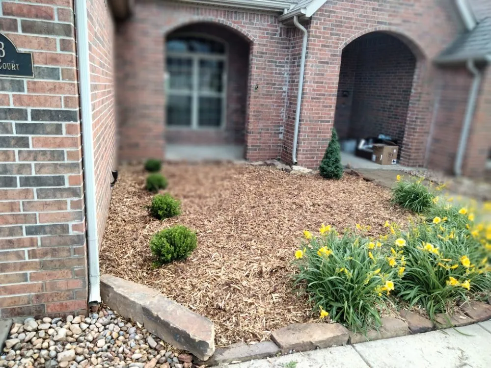 Expert garden landscaping experts serving Bartlesville, OK - Bugs Landscaping And Lawncare