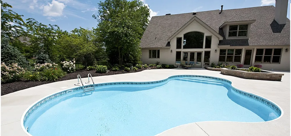 Affordable yard maintenance in Marysville, OH by Builderscape