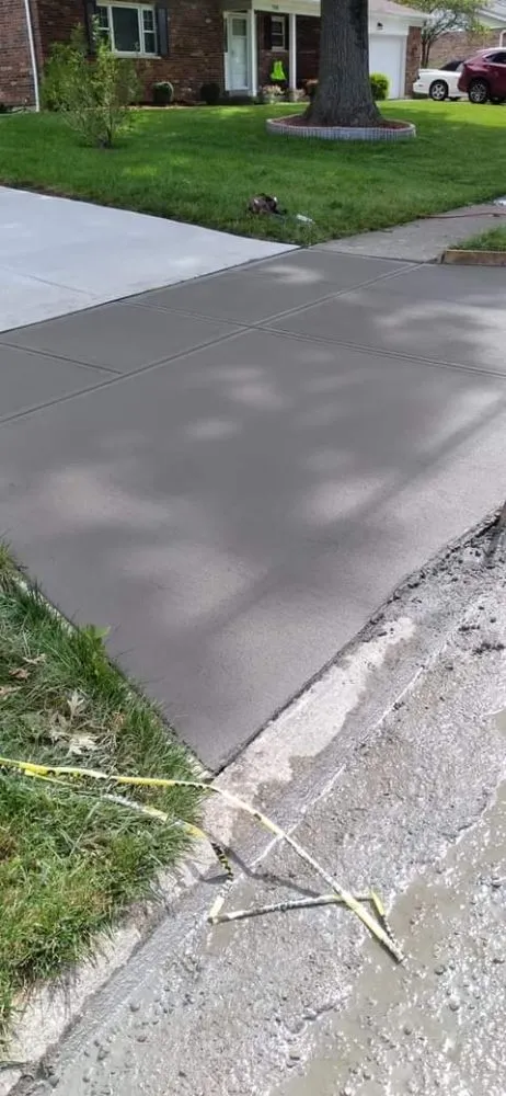 Custom landscaping services for residential properties in Cincinnati, OH by Building And Design Construction