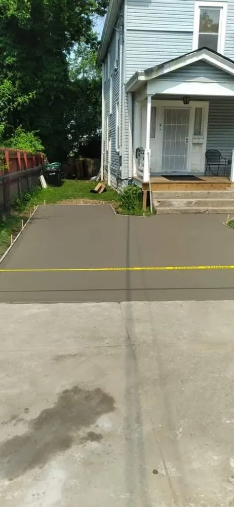 Affordable yard cleanup service for homes in Cincinnati, OH by Building And Design Construction