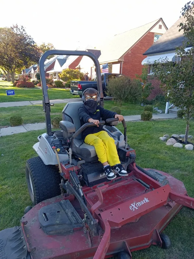 Affordable lawn care service experts serving St. Clair Shores, MI - Built Green Landscaping and Snow Removal