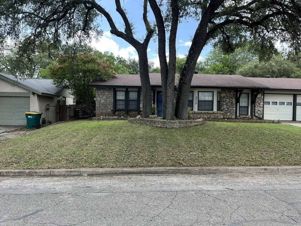 Professional yard cleanup service near you across Universal City, TX - Built2Mow