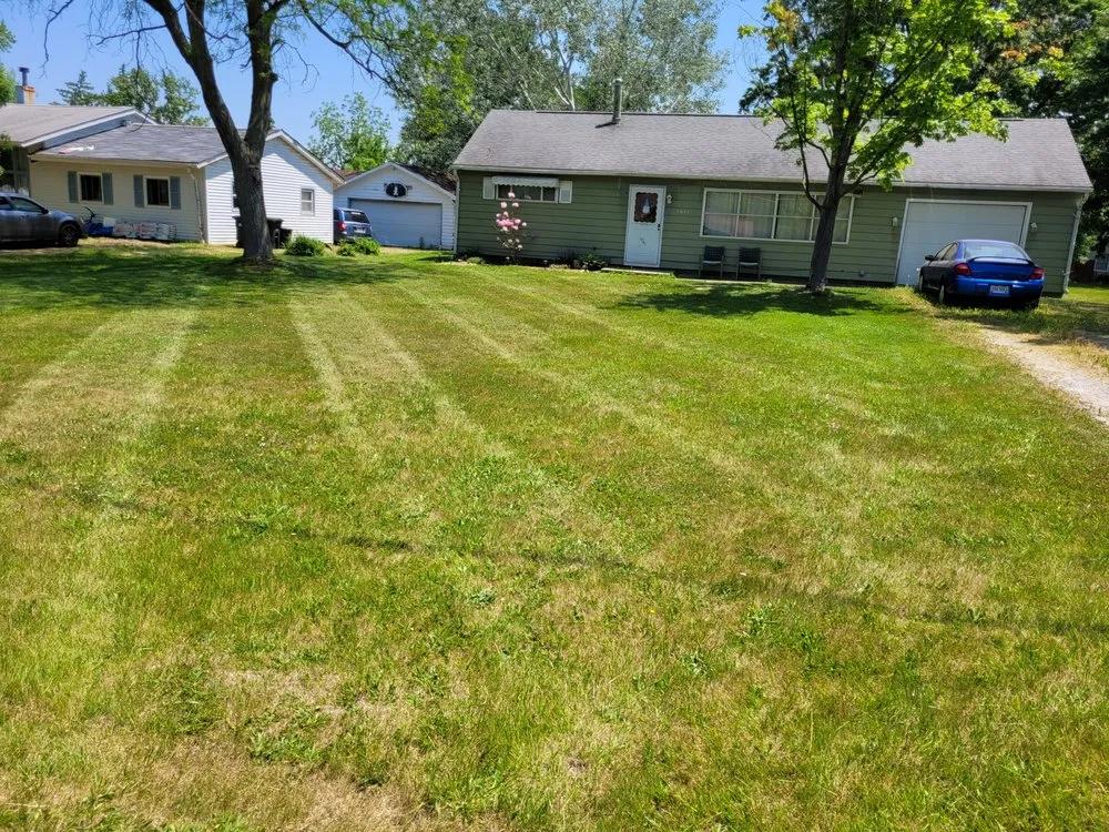 Top-rated lawn care service in Medina, OH - Bulldog Lawn Care