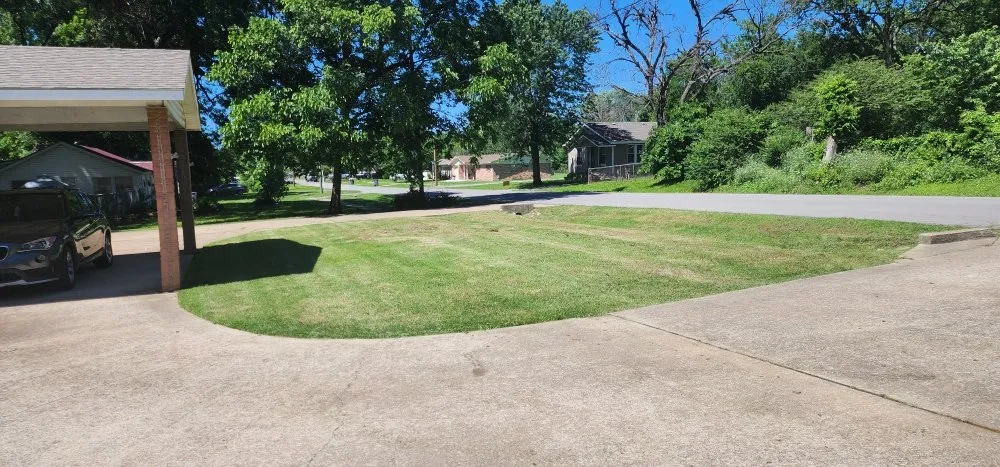 Top-rated garden landscaping for residential properties in Wagoner, OK by Bulldog Lawn Care