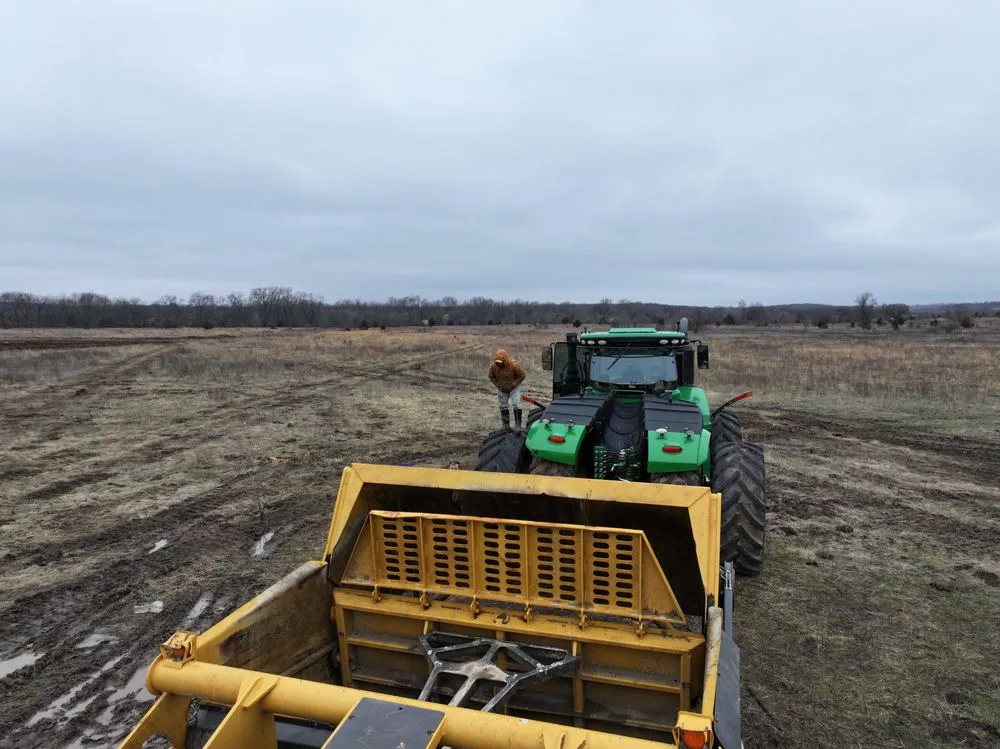 Professional yard maintenance for homes in Basehor, KS by Bulletproof Pond and Lake