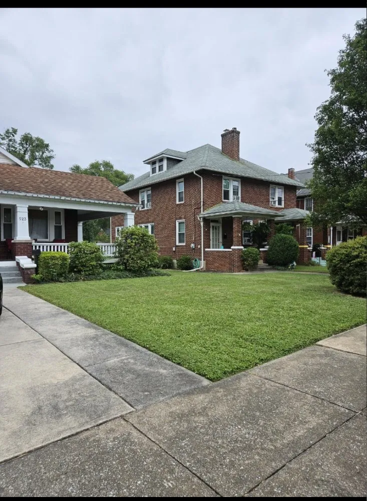 Trusted lawn mowing service experts serving Harrisburg, PA - Bullock Lawn Maintenance