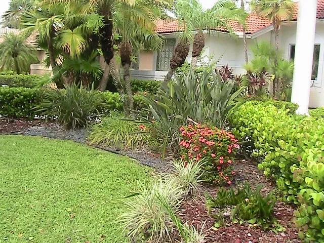 Local landscaping services in Coral Springs, FL - Bull's Eye Lawn Service