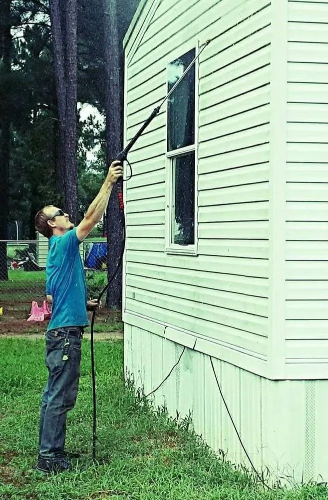 Reliable yard maintenance for year-round maintenance in Hot Springs, AR by Bulls Lawn Care Sevices