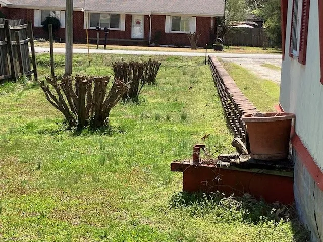Affordable lawn care service in Holcomb, MO - Bumblebee Lawn Services
